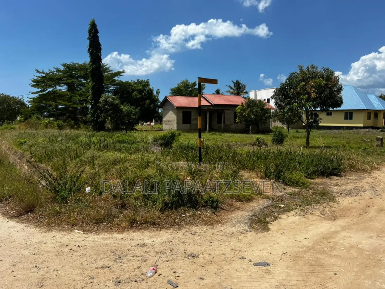 Eneo Lenye Ukubwa Wa SQMT 1000 Linauzwa Lipo Mbweni Mpiji