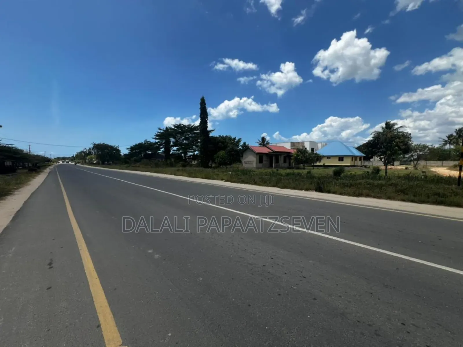 Eneo Lenye Ukubwa Wa SQMT 1000 Linauzwa Lipo Mbweni Mpiji