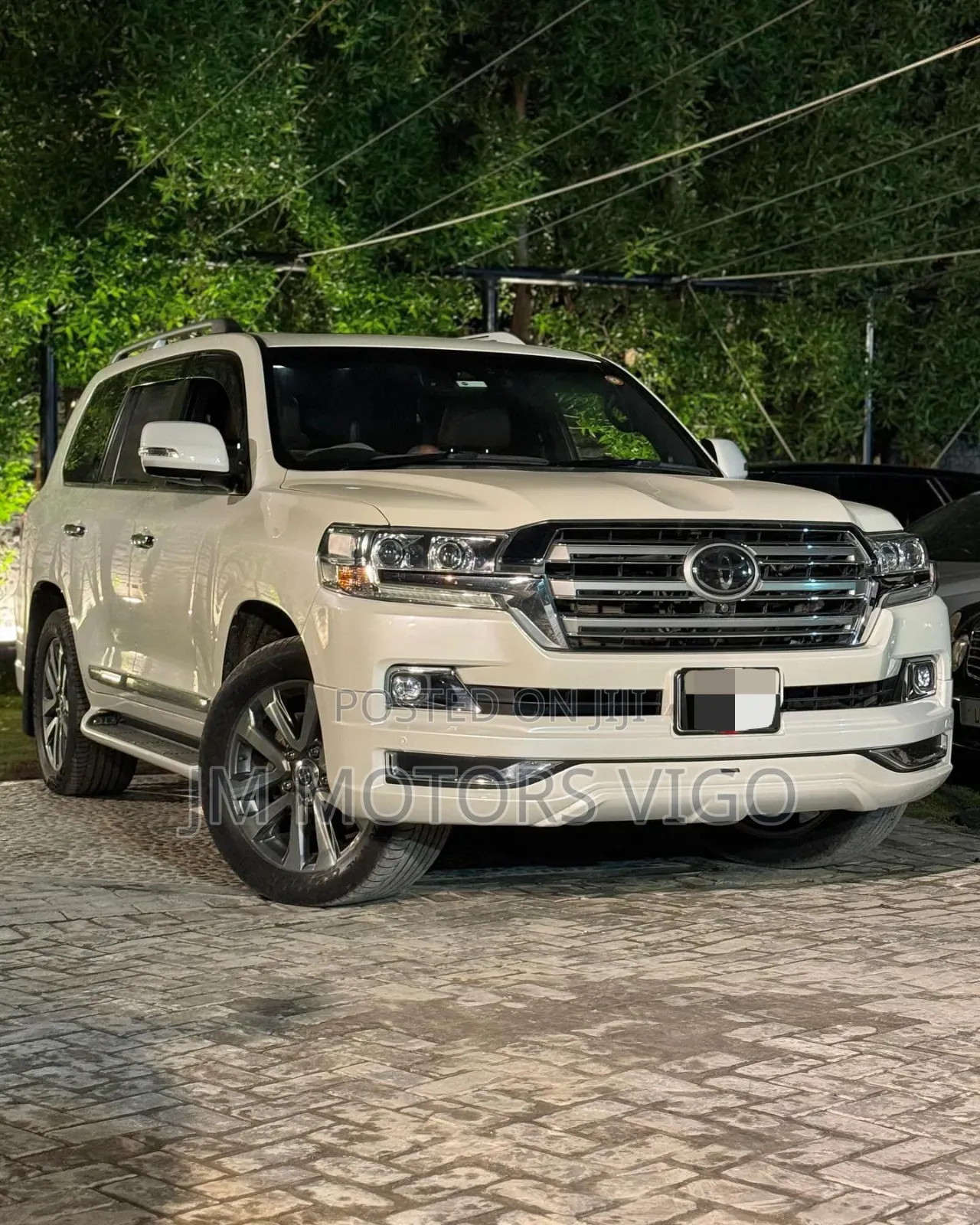 Toyota Land Cruiser 4.6 V8 ZX 2018 Pearl