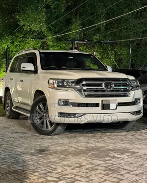 Toyota Land Cruiser 4.6 V8 ZX 2018 Pearl