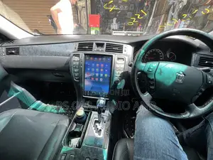 Toyota Crown Tesla Android Radio