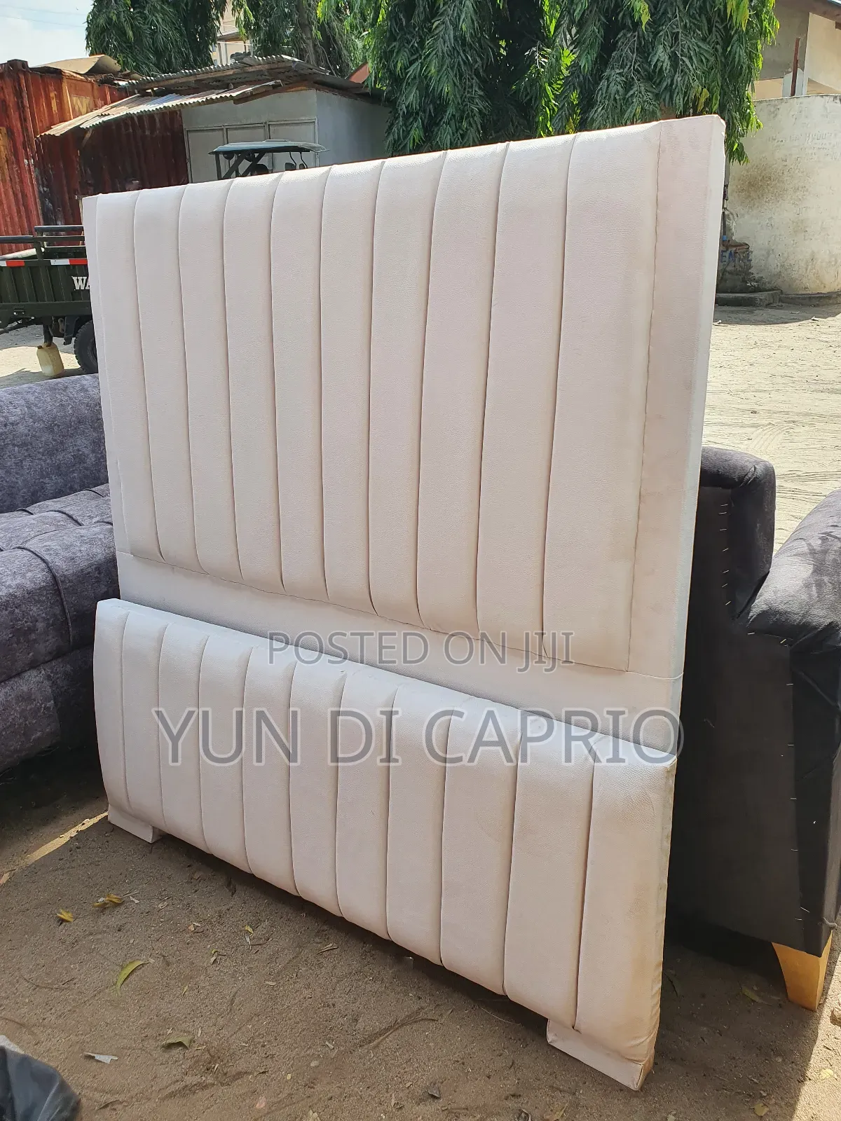 Kitanda Kizuri Sana Bedsofa