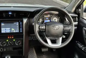 Toyota Fortuner 2.4 D RWD 2018 White