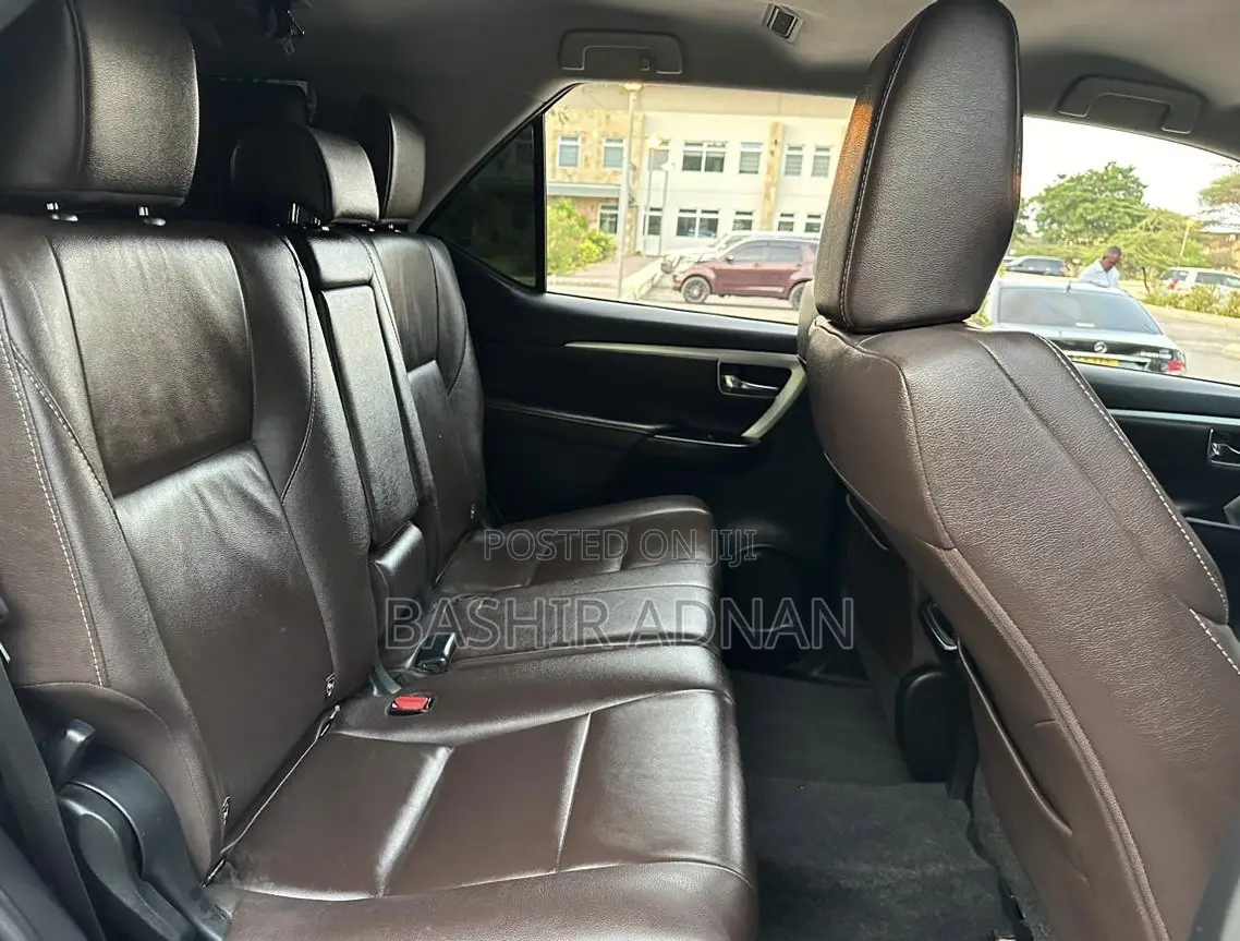 Toyota Fortuner 2.4 D RWD 2018 White