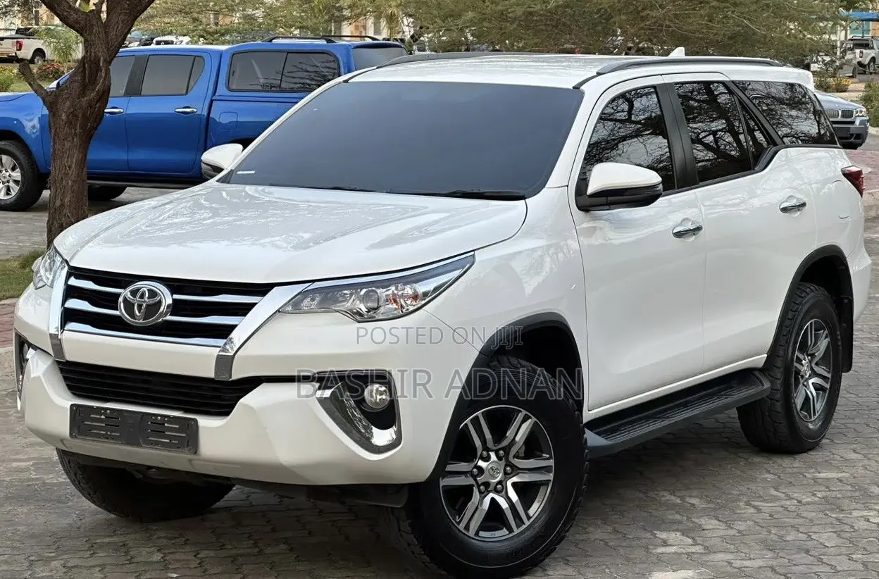 Toyota Fortuner 2.4 D RWD 2018 White