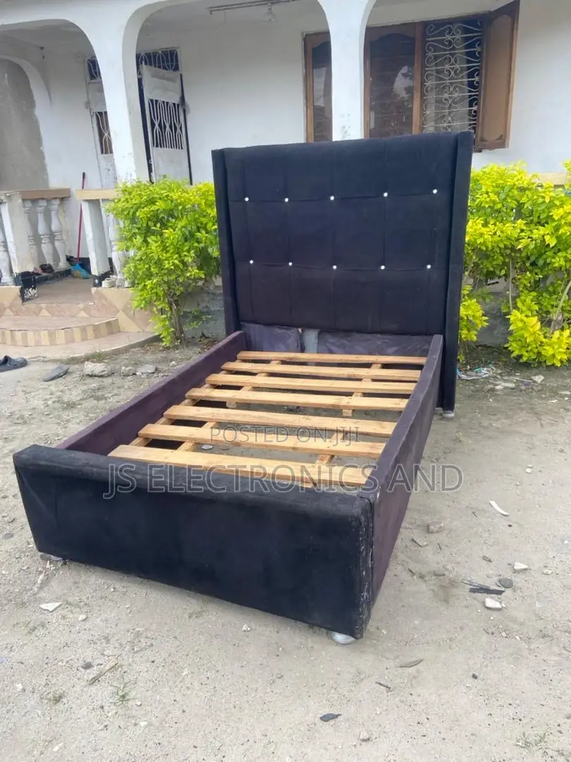 Bedsofa Kali Sana Kwa Rangi Tofautitofauti