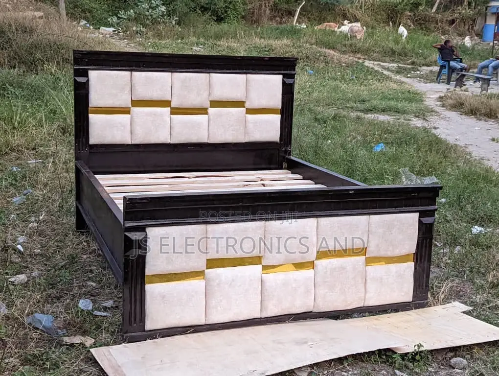 Bedsofa Kali Sana Kwa Rangi Tofautitofauti