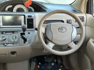 Toyota Raum 1.5 AWD 2006 Silver