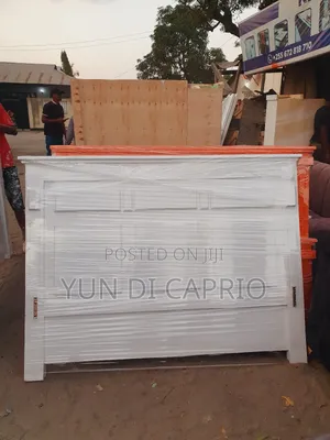 Kitanda Kizuri Cha Mbao