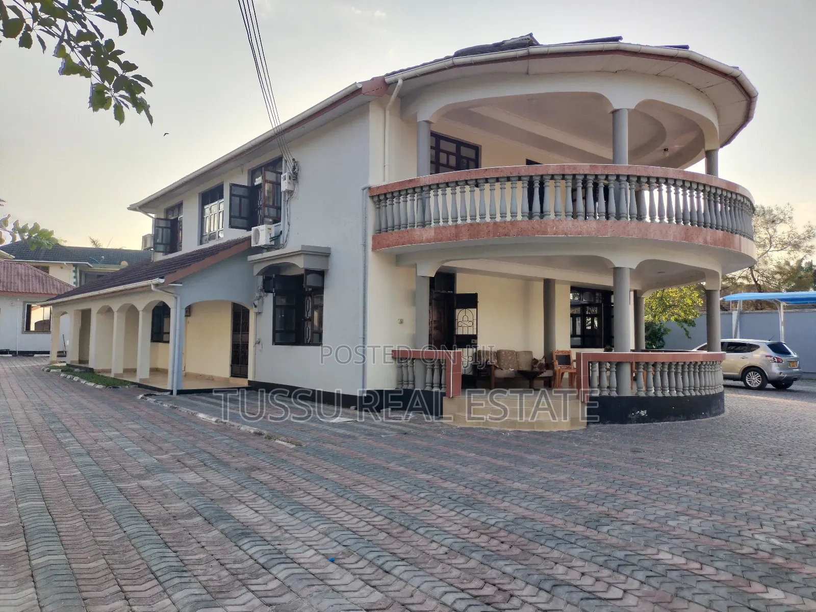 Furnished 5bdrm House in Mbezibeach Jangwani, Kinondoni for rent