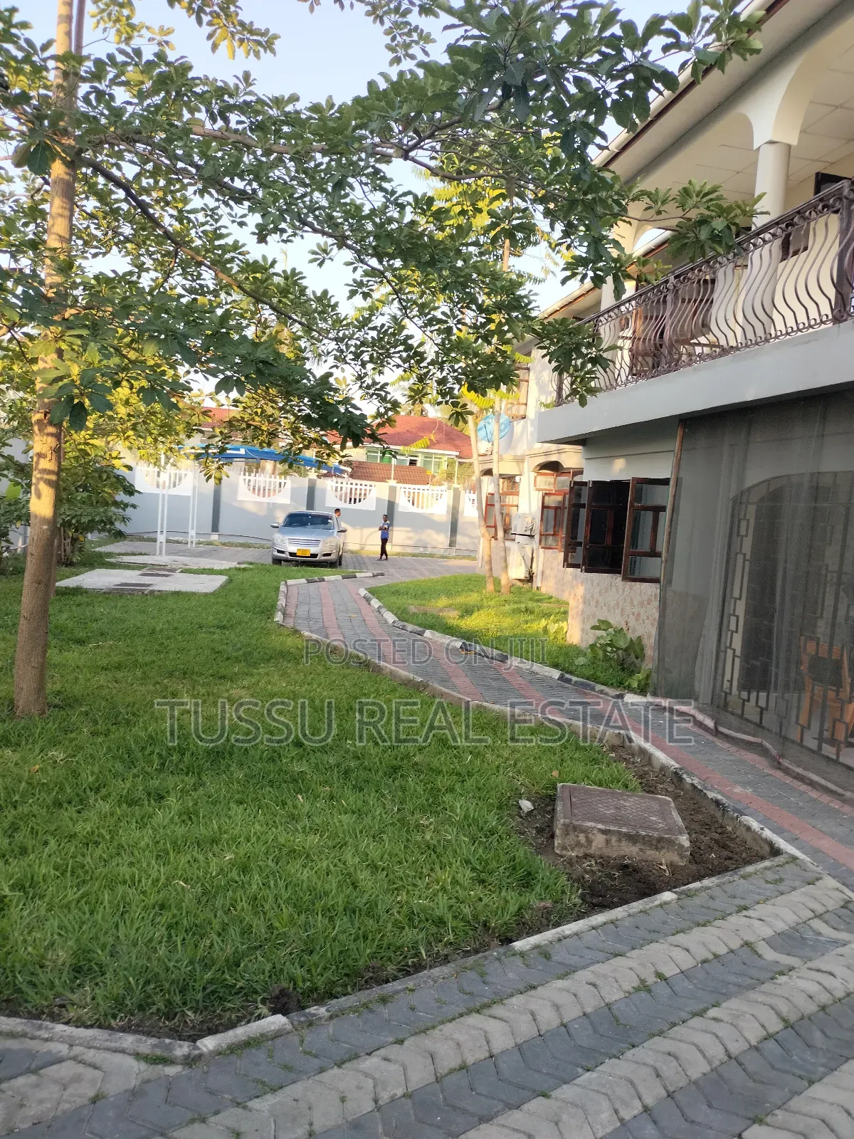 Furnished 5bdrm House in Mbezibeach Jangwani, Kinondoni for rent