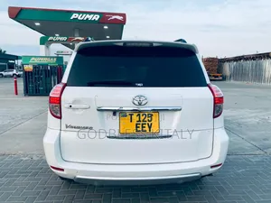 Toyota Vanguard 2008 White