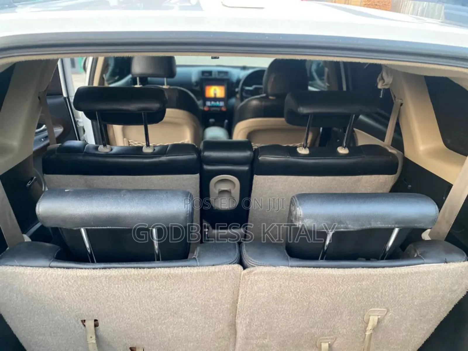Toyota Vanguard 2008 White