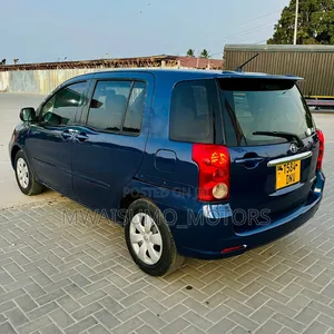 Toyota Raum 2004 Blue