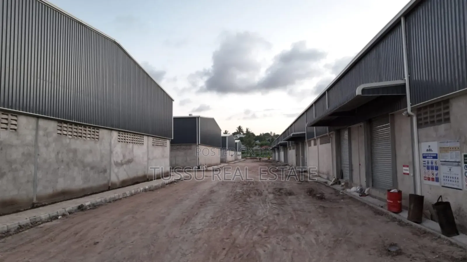 Warehouse for Rent Tegeta Nyuki SQM 2000/for 10m