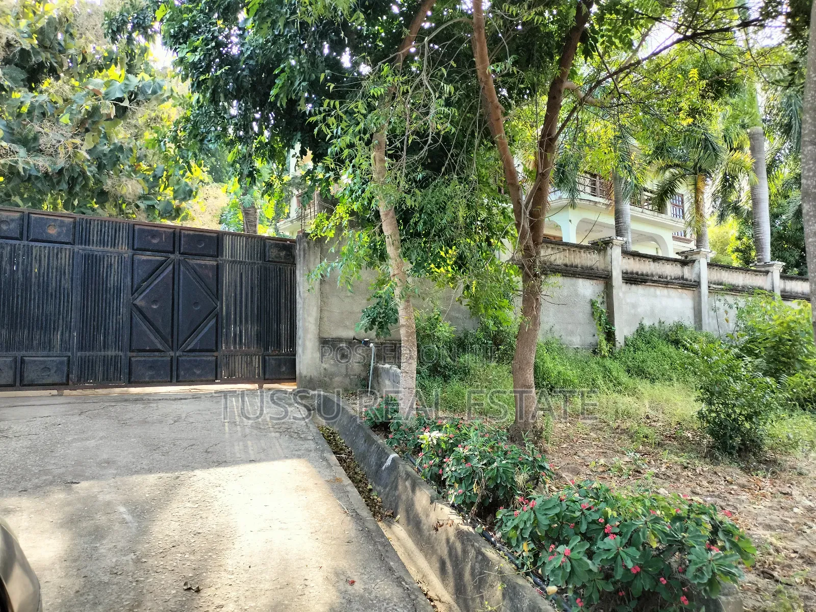 4bdrm House in Mbona Rd Sala8, Kinondoni for sale