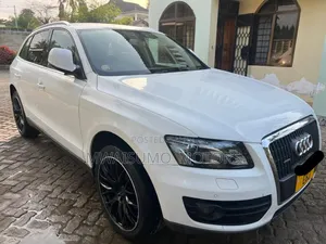 Audi Q5 2011 Off white