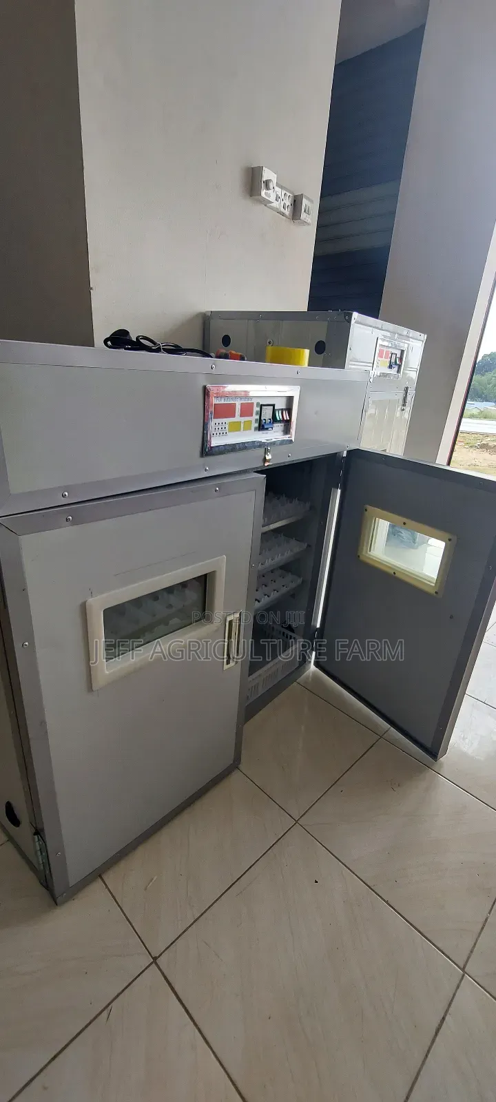 Incubator Mayai 528