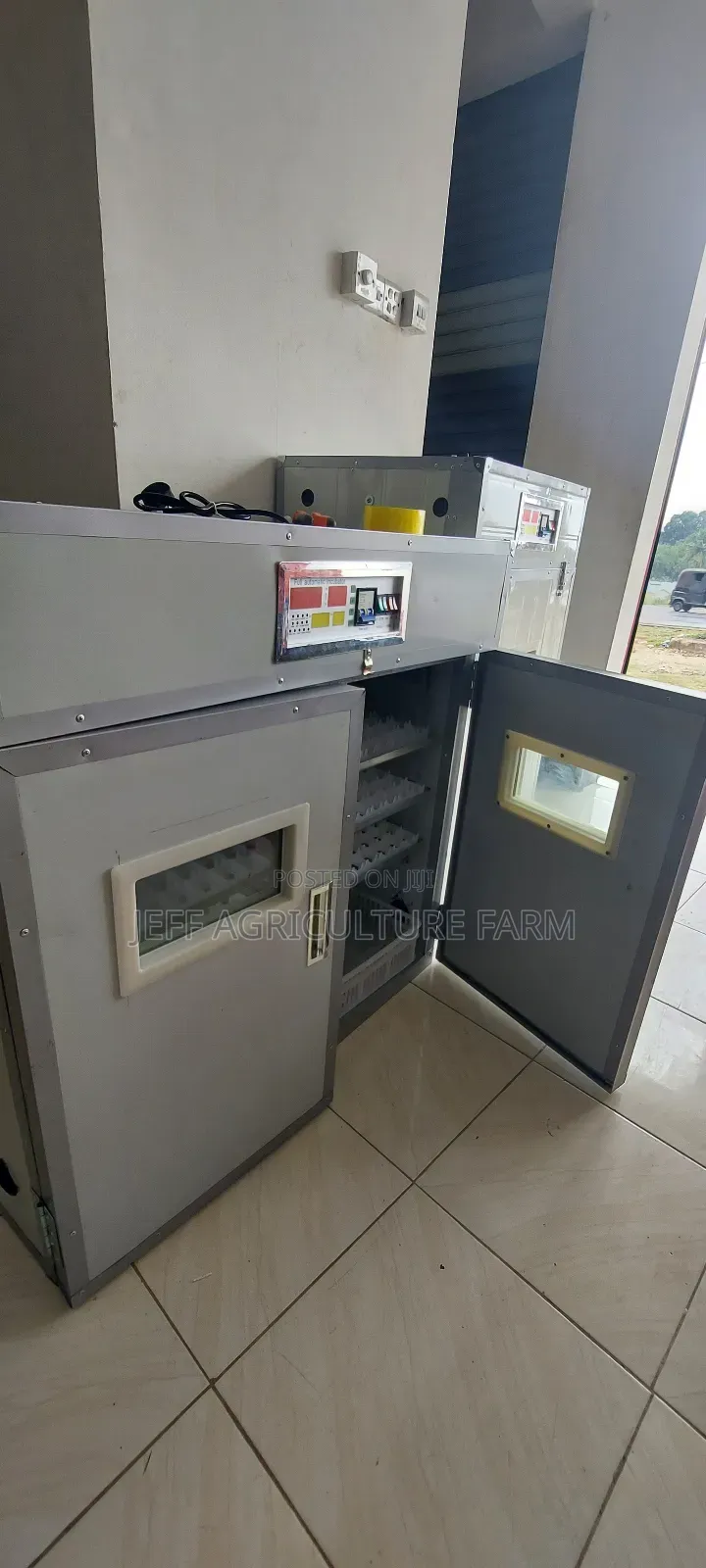 Incubator Mayai 528