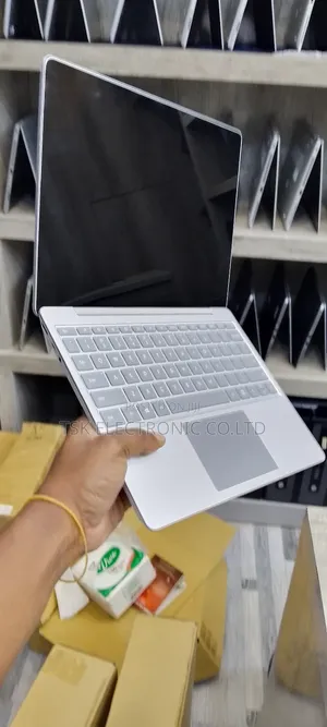 Laptop Microsoft Surface Laptop Go 8GB Intel Core i5 SSD 256GB
