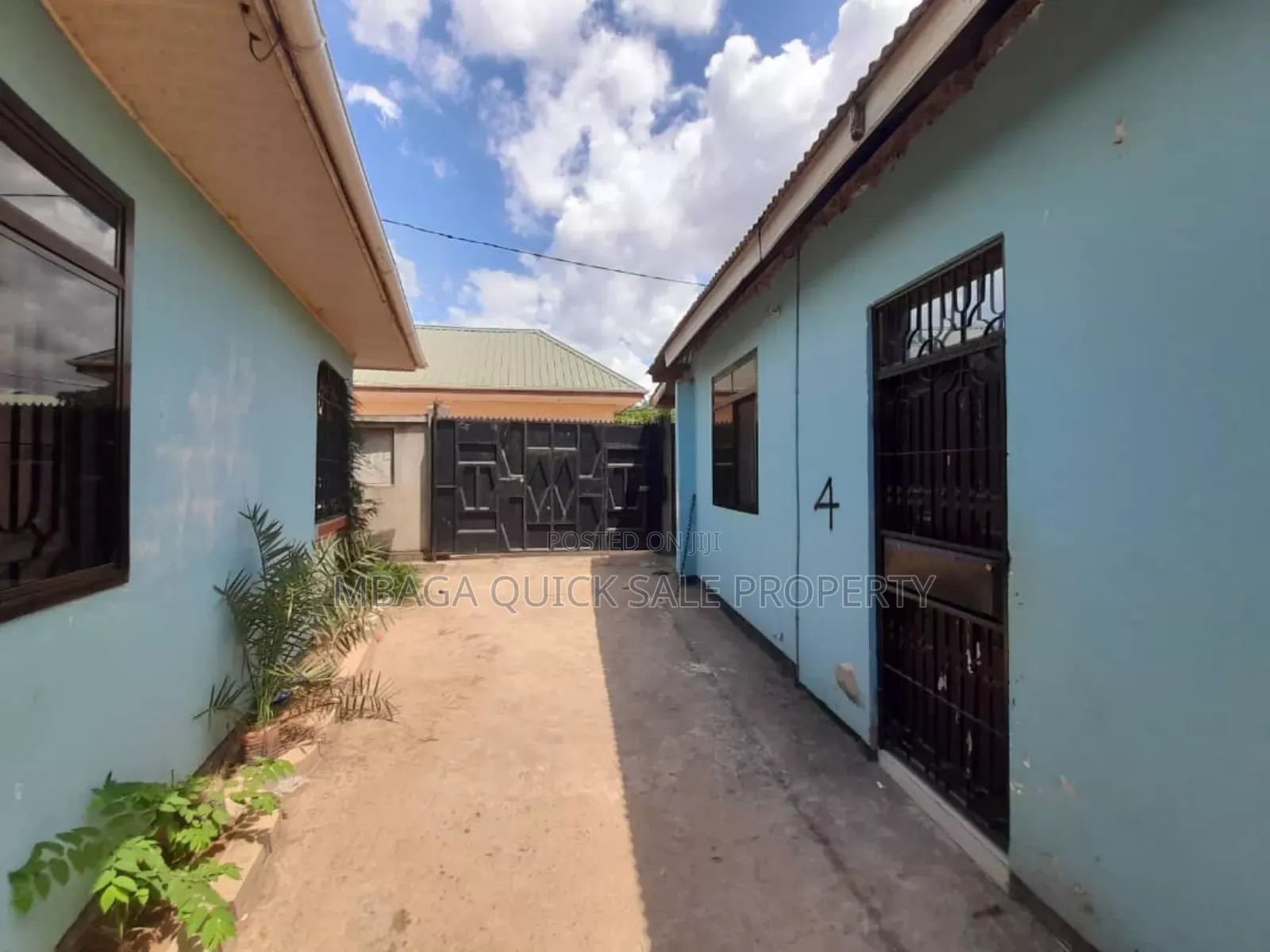12bdrm House in Goba for sale