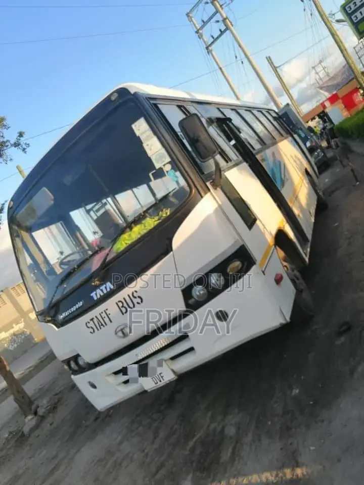 Tata Starbus Ultra Skool 2005 White
