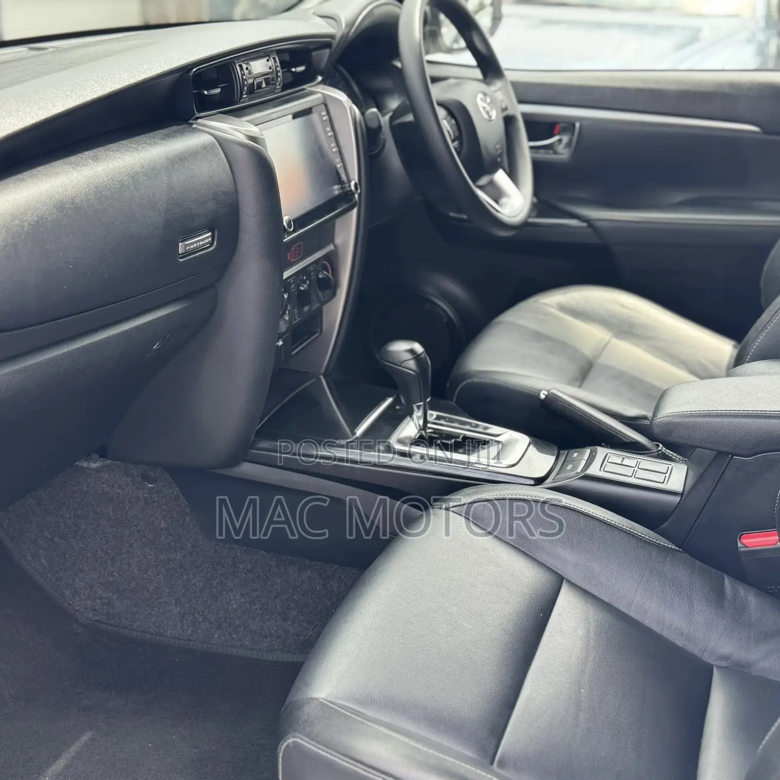 Toyota Fortuner 2023 White