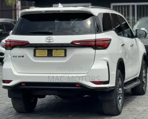 Toyota Fortuner 2023 White