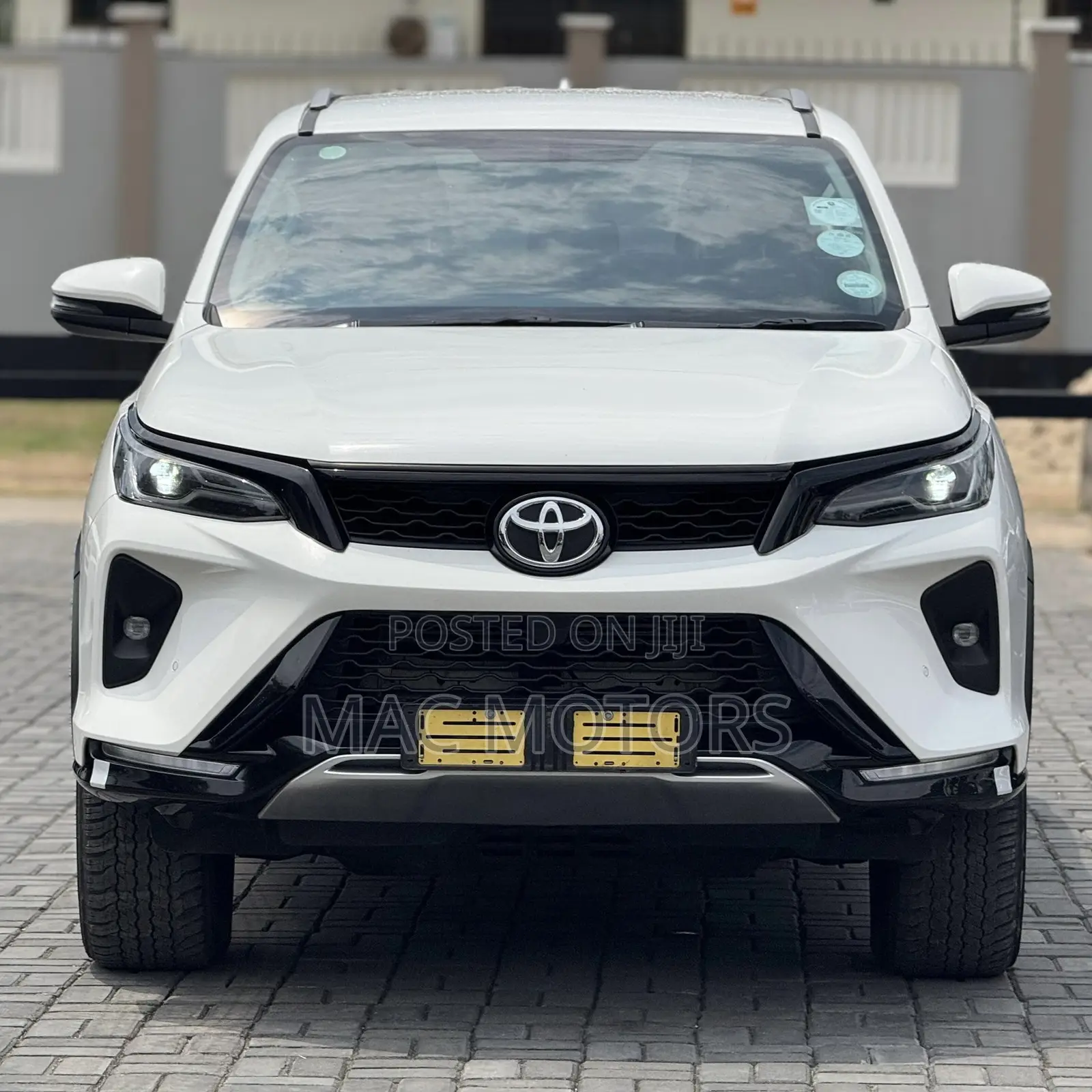 Toyota Fortuner 2023 White