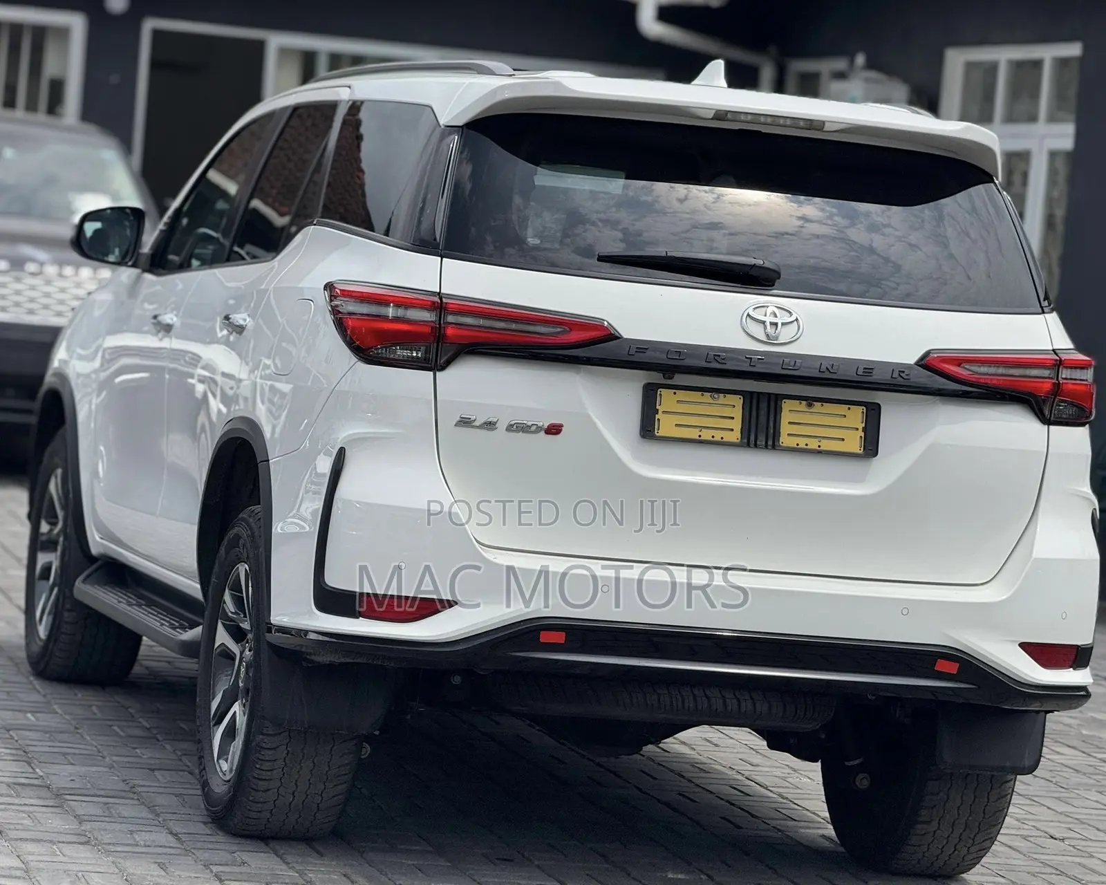 Toyota Fortuner 2023 White