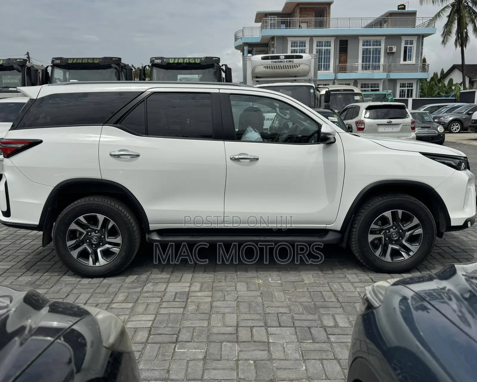 Toyota Fortuner 2023 White