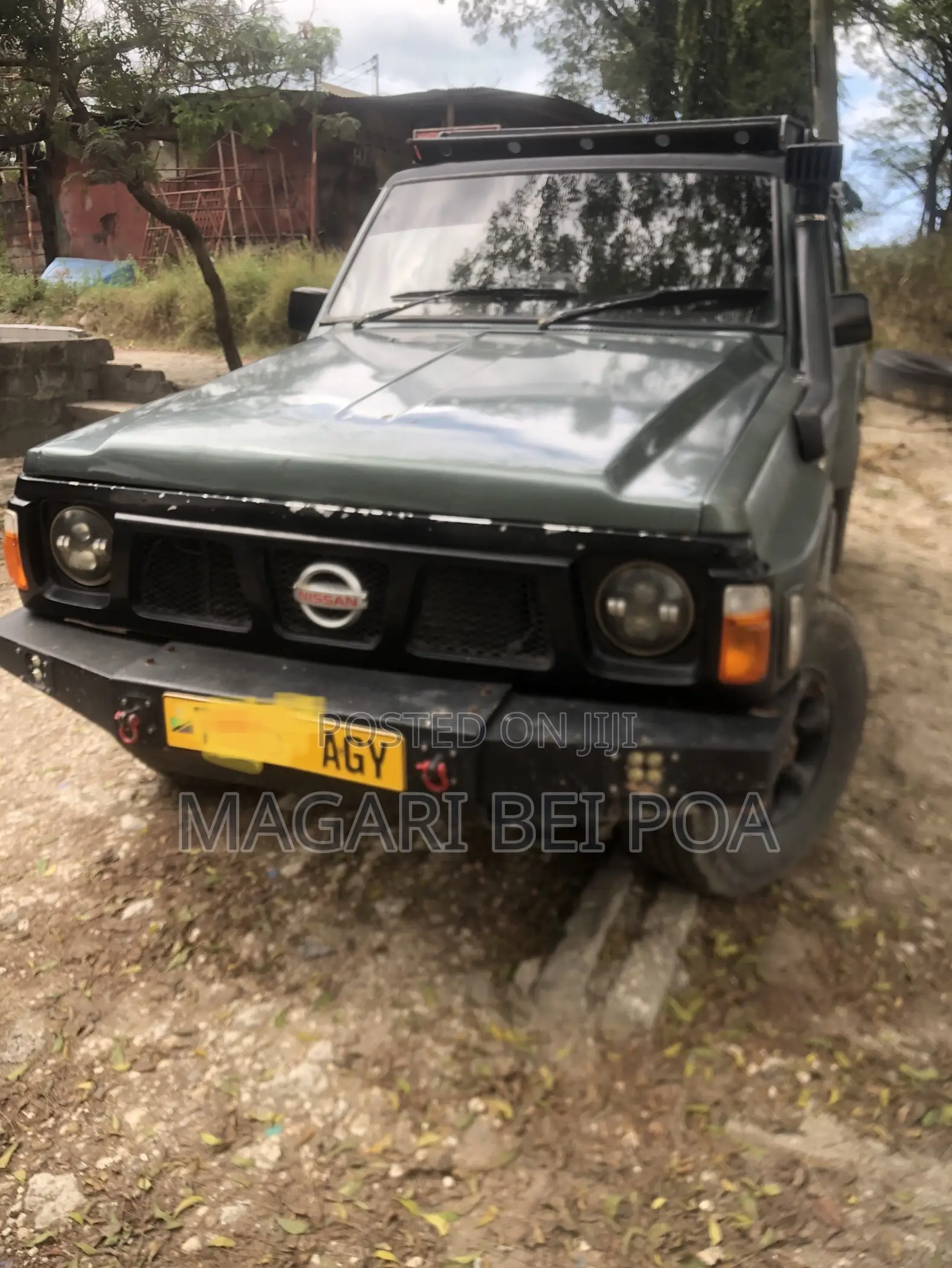 Nissan UA-QG 2000 Gray