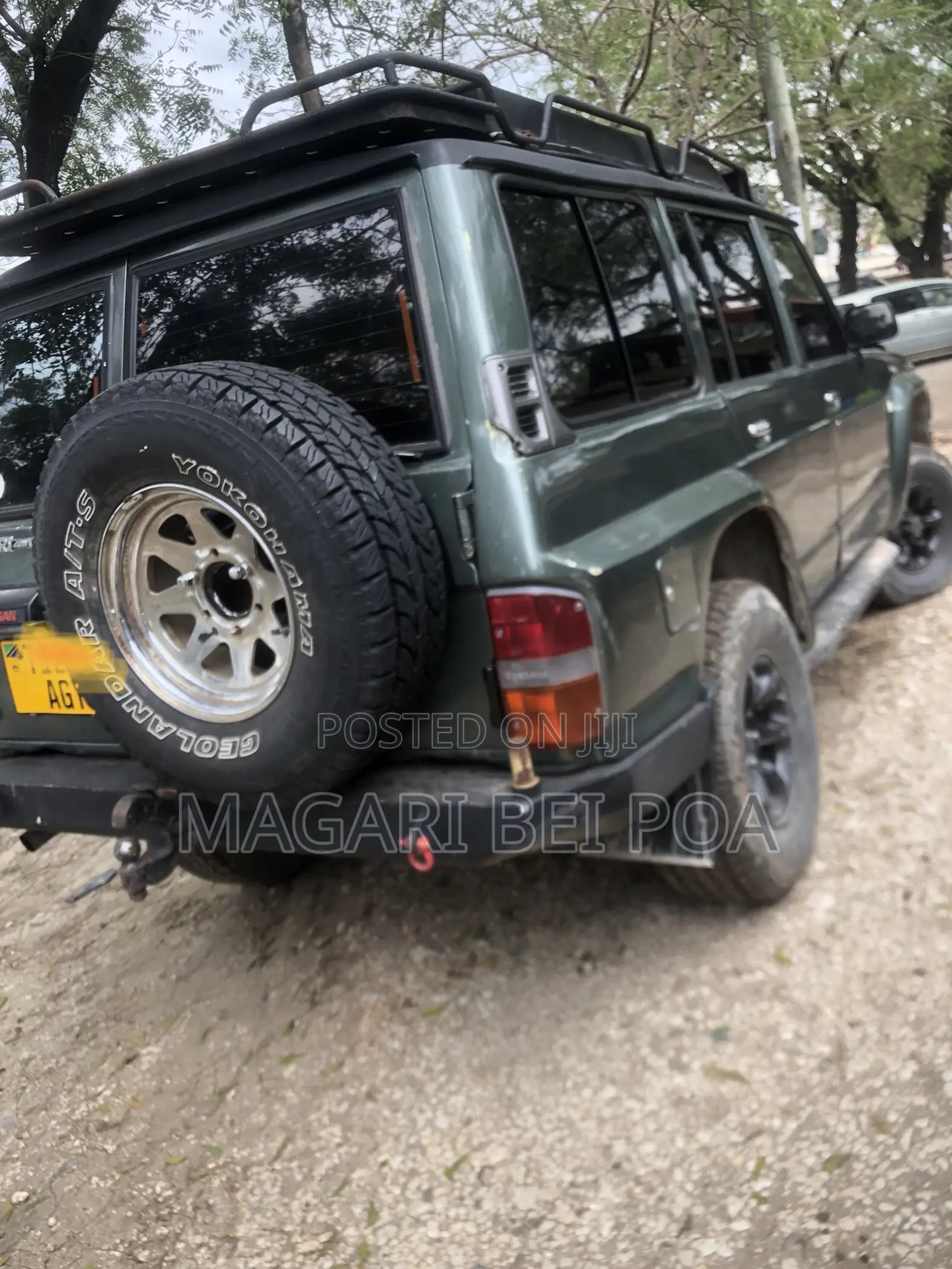 Nissan UA-QG 2000 Gray