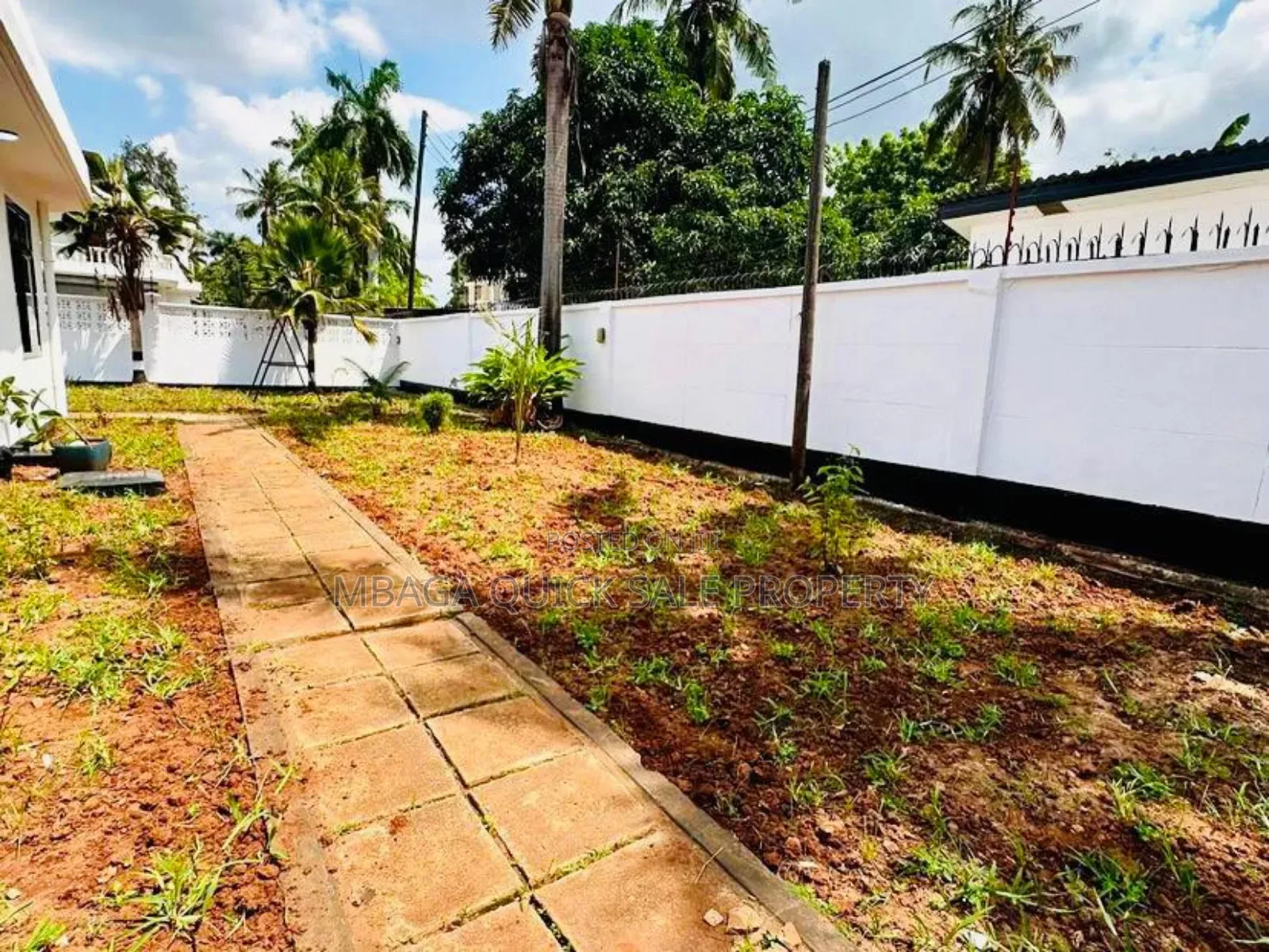 3bdrm House in Mikochen Warioba, Mikocheni for rent