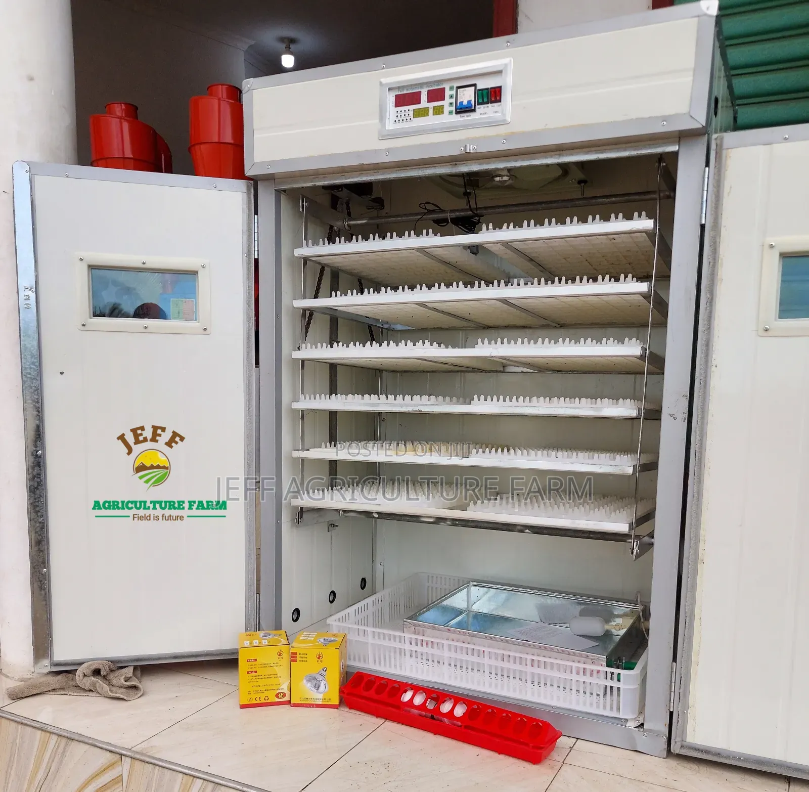 1056 New Automatic Incubator
