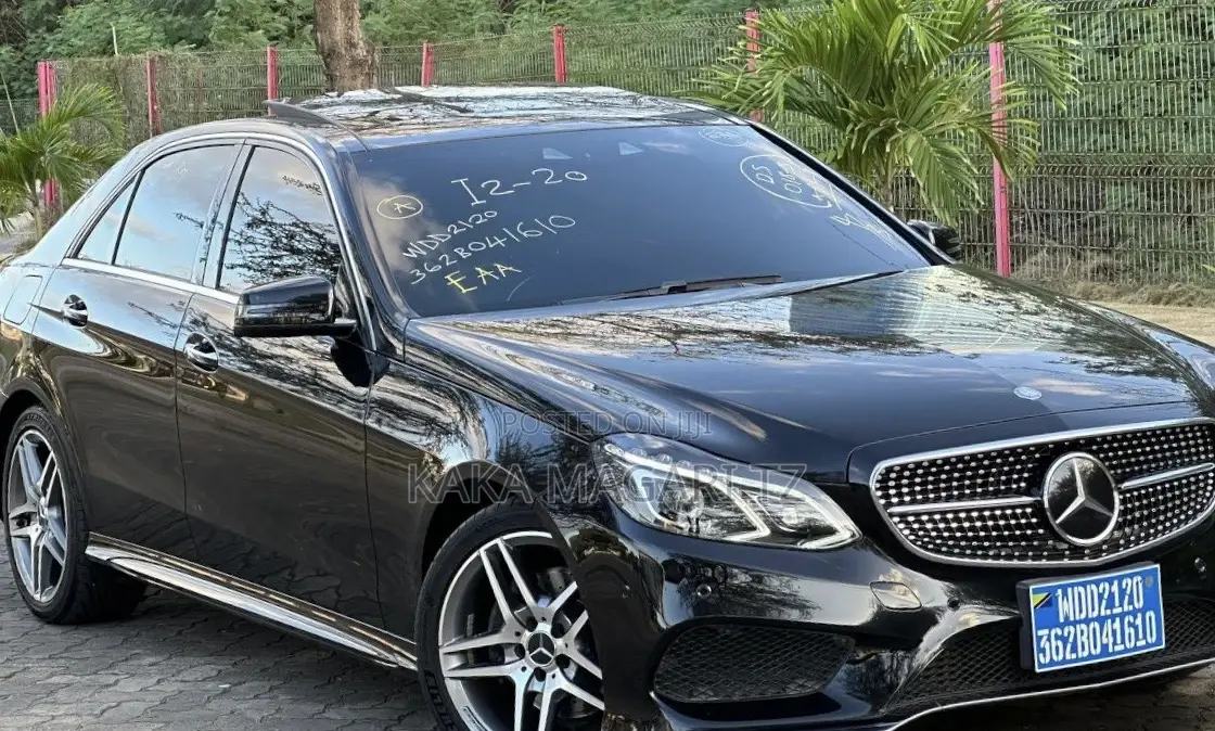 Mercedes-Benz E200 2013 Black