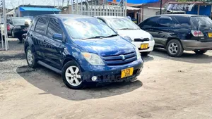 Toyota IST 2004 Blue