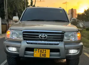 Toyota Land Cruiser 2001 Gold