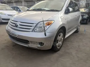 Toyota IST 2006 Silver
