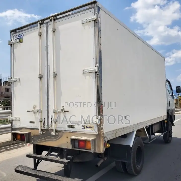 Mitsubishi Canter Fridge
