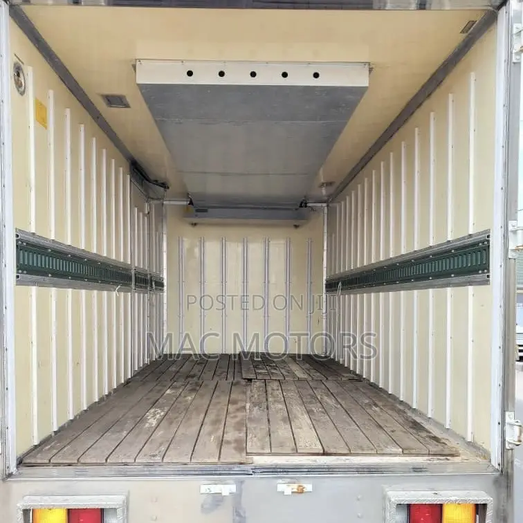 Mitsubishi Canter Fridge
