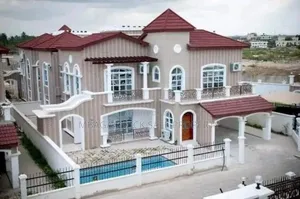 5bdrm House in Mikochen, Mikocheni for sale