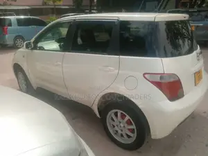Toyota IST 2005 White
