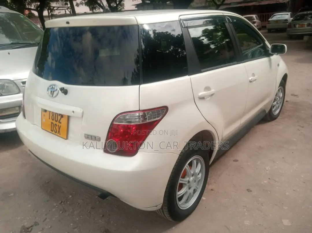 Toyota IST 2005 White