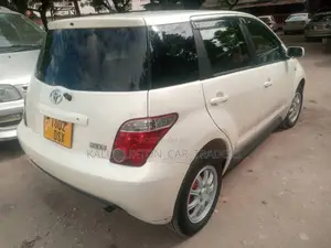 Toyota IST 2005 White