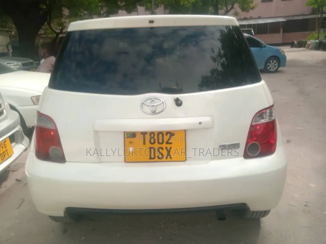 Toyota IST 2005 White