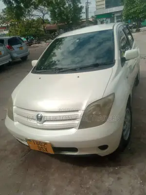 Toyota IST 2005 White