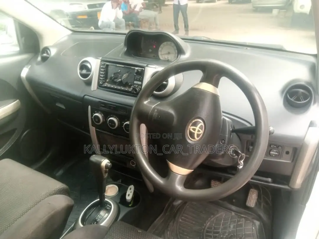 Toyota IST 2005 White