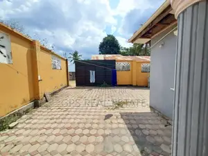 8bdrm House in Kimara Korogwe, Kinondoni for sale