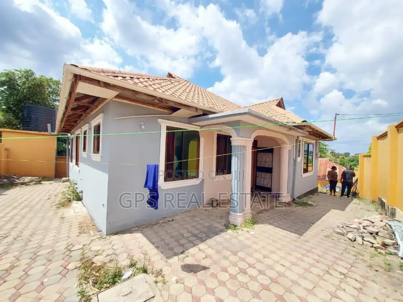 8bdrm House in Kimara Korogwe, Kinondoni for sale
